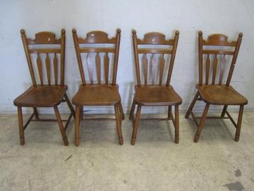 4 houten brutalist stijl eetstoelen beschikbaar voor biedingen