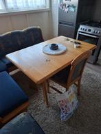 Eethoek plus twee stoelen en plus hoog polige tapijt, Ophalen of Verzenden, Gebruikt, Oostenrijkse eet hoek plus twee stoelen tafel is verschuifbar