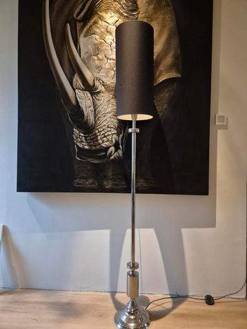 Mooie Hoge Lamp - 590 Euro beschikbaar voor biedingen
