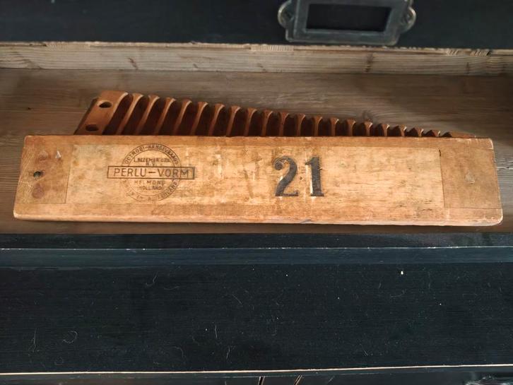 Vintage Sigarenmal / Sigarenplank Perlu-Vorm, Antiek en Kunst, Antiek | Overige Antiek, Ophalen of Verzenden