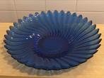 Vintage schaal blauw glas, Huis en Inrichting, Woonaccessoires | Schalen en Manden, Schaal, Ophalen of Verzenden, Overige vormen