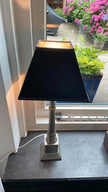 2 stuks zwarte lampenkappen. beschikbaar voor biedingen