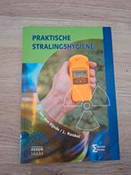 Praktische stralingshygiëne, MBRT, Boeken, Studieboeken en Cursussen, J van den Eijnde; L Roobol, Ophalen of Verzenden, Zo goed als nieuw