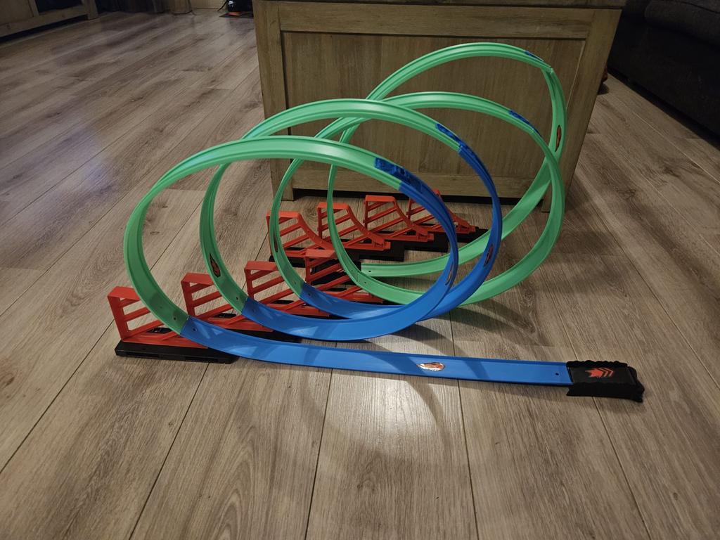 Hot Wheels Racebaan met Loopings, Kinderen en Baby's, Speelgoed | Racebanen, Ophalen of Verzenden, Hot Wheels, Racebaan, Gebruikt