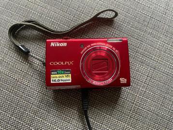 Nikon Coolpix S6200 camera beschikbaar voor biedingen