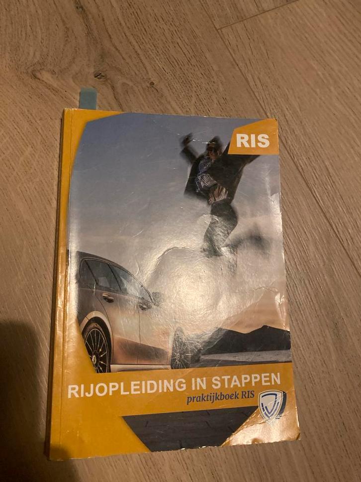 Praktijkboek Auto - Rijopleiding in Stappen (RIS), Boeken, Studieboeken en Cursussen, Gelezen, Niet van toepassing, Ophalen of Verzenden