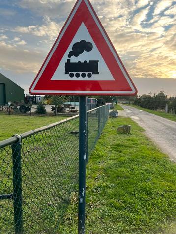 Waarschuwingsbord Treinovergang - Verkeersbord beschikbaar voor biedingen