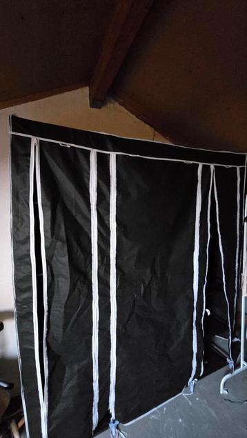 Tectake kledingkast – zwart – 175x150x45  beschikbaar voor biedingen