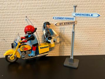 Playmobil TV Motor met Figuren en Wegwijzer beschikbaar voor biedingen