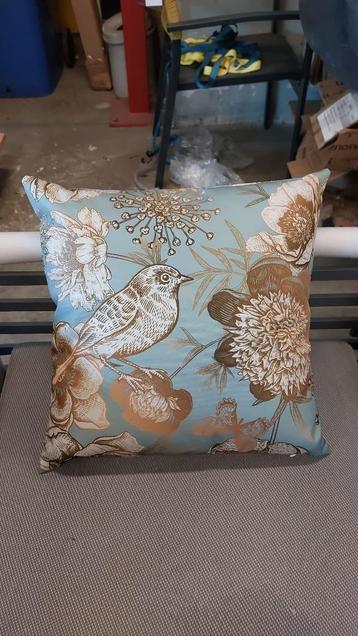 outdoor tuin kussen beschikbaar voor biedingen