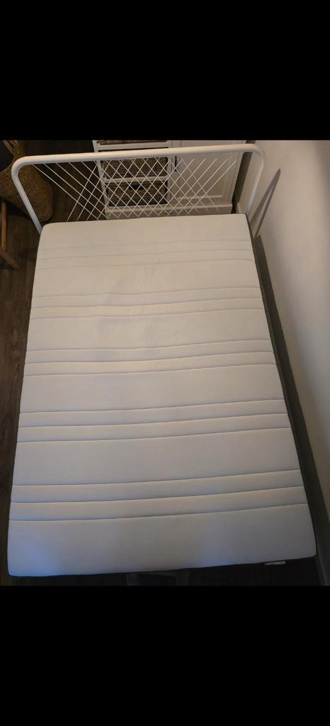 Ikea Bed 140x200, incl. matras & lattenbodem, Huis en Inrichting, Slaapkamer | Bedden, Zo goed als nieuw, Tweepersoons, 140 cm