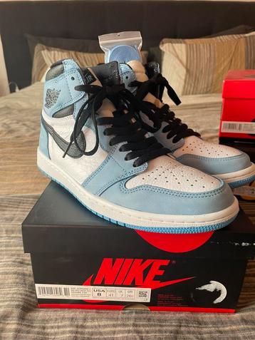 NIKE AIR JORDAN 1 HIGH OG UNIVERSITY BLUE in originele doos beschikbaar voor biedingen
