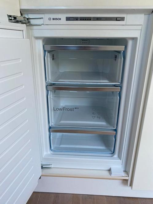 Bosch GIV21ADD0 vriezer zgan, Witgoed en Apparatuur, Vriezers en Diepvrieskisten, Zo goed als nieuw, Inbouw, 160 cm of meer, Minder dan 60 cm