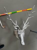 Hert voor aan de wand, Ophalen, Zo goed als nieuw