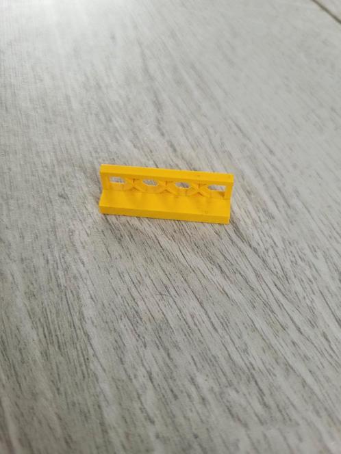 Lego hek / hekje / hekwerk blokje 4x1x1 Geel  (wagon auto), Kinderen en Baby's, Speelgoed | Duplo en Lego, Gebruikt, Lego, Losse stenen