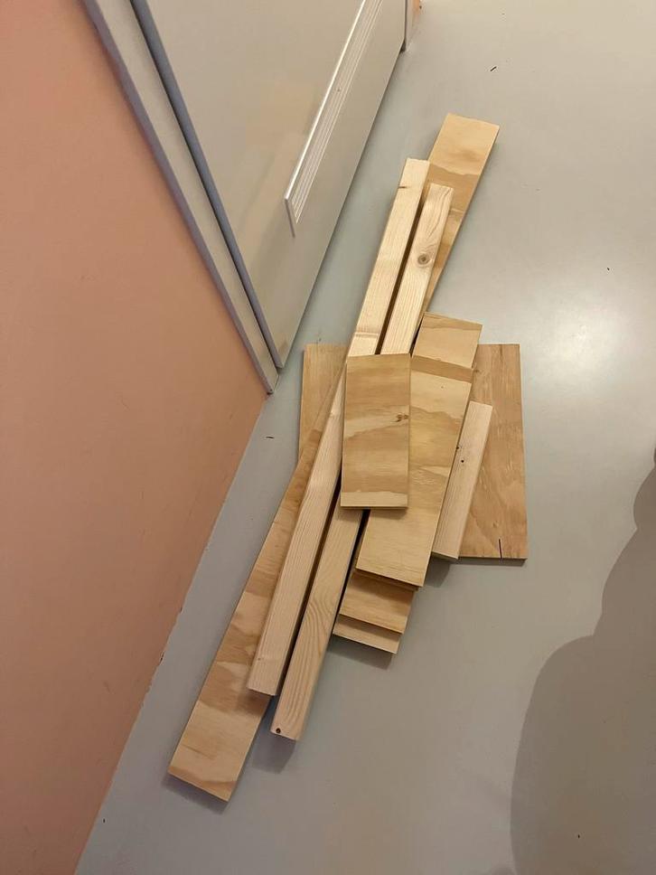 Gratis Resthout Ophalen - Diverse Maten, Doe-het-zelf en Verbouw, Hout en Planken, Nieuw, Plank, Vuren, Minder dan 200 cm, 25 tot 50 mm