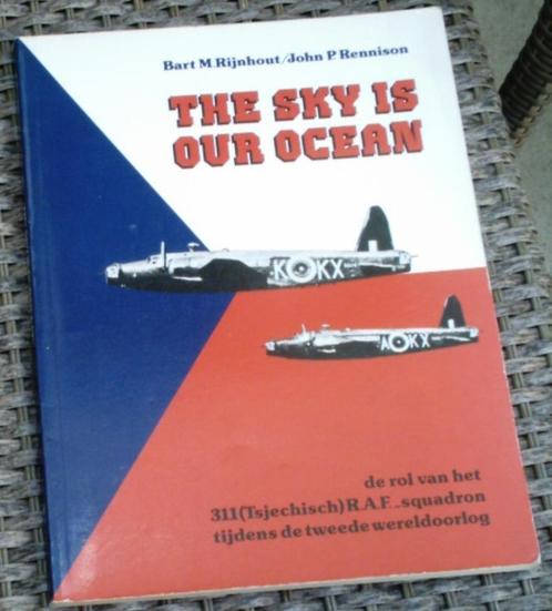 311 R.A.F. squadron(Tsjechisch) in WO2.Rijnhout.Rennison., Boeken, Oorlog en Militair, Zo goed als nieuw, Ophalen of Verzenden