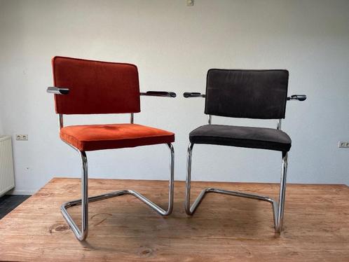 Eetkamerstoel met glanzend chromen frame, Huis en Inrichting, Stoelen, Gebruikt, Twee, Metaal, Bruin, Ophalen