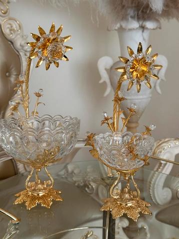 Notenschaaltjes Glasmet Gouden Details se beschikbaar voor biedingen