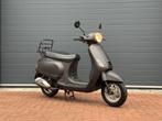 Riya Vespa look 2019 7000km snor 25 scooter snorscooter, Fietsen en Brommers, Ophalen, Zo goed als nieuw, Benzine, Maximaal 25 km/u
