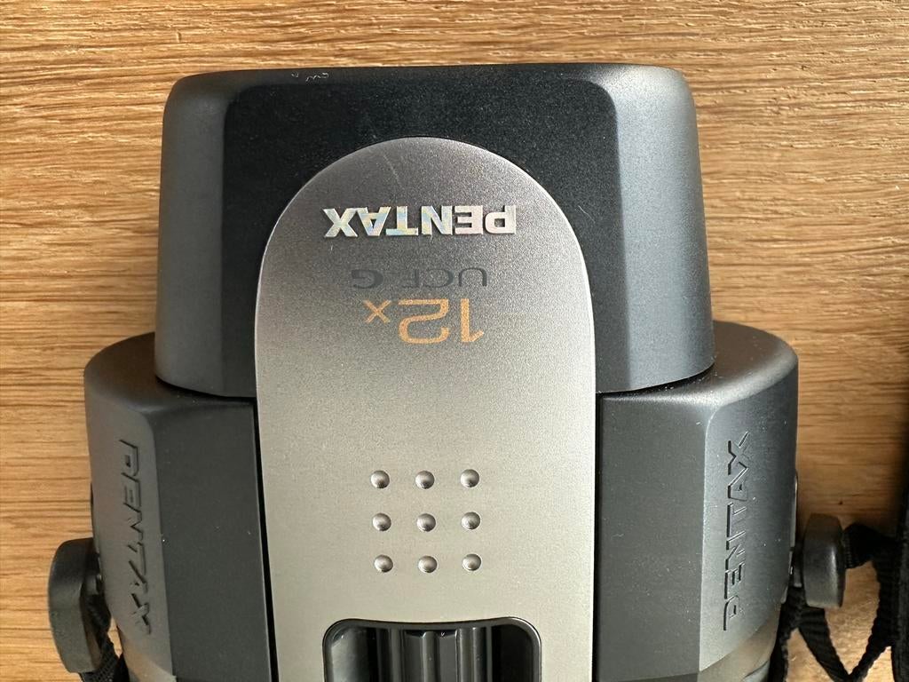 Pentax UCF G 12x Verrekijker met Tas, Zo goed als nieuw, 8 tot 12x, Met hoes of tas, Porro (met knik)