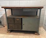 Degelijke vintage  stevige werkbank met deur, vakken en lade, Doe-het-zelf en Verbouw, Werkbanken, Ophalen, Gebruikt