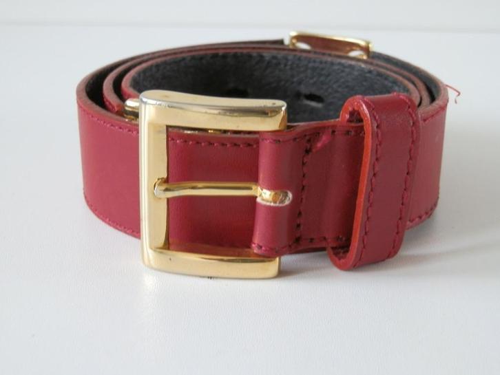MCM riem. Leer., Kleding | Dames, Riemen en Ceinturen, Zo goed als nieuw, 80 tot 90 cm, 3 tot 5 cm, Rood, Echt leder, Ophalen of Verzenden