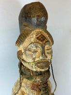 240453 - Old African Punu sculpture with old beads - Gabon., Antiek en Kunst, Kunst | Niet-Westerse kunst, Ophalen of Verzenden