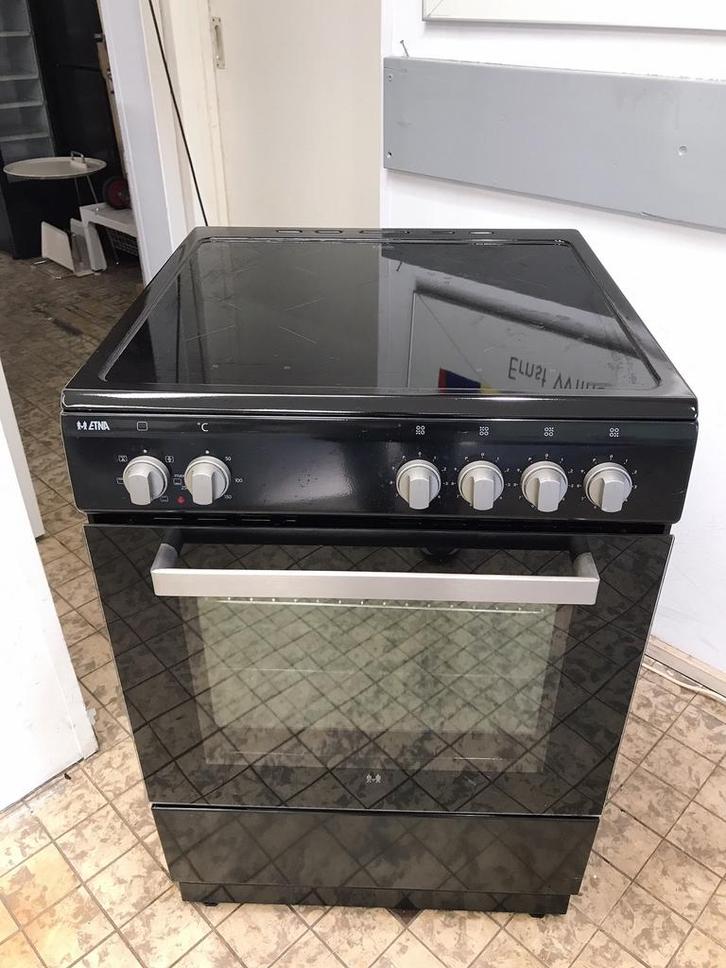 Te koop ETNA Zwarte inductie fornuis op 2 fasen in TopStaat, Witgoed en Apparatuur, Fornuizen, Zo goed als nieuw, Vrijstaand, Inductie