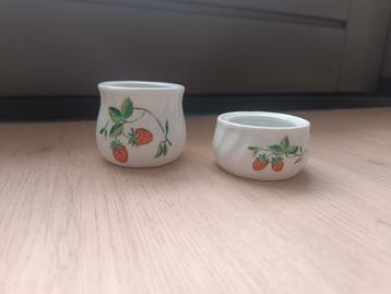 Vintage kaarsenhouders met aardbeitjes beschikbaar voor biedingen