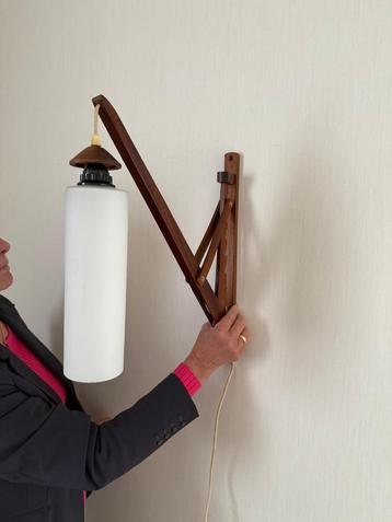 Teakhouten wandlamp mid century beschikbaar voor biedingen