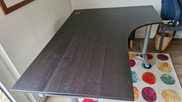 IKEA Galant Hoekbureau Zwart Hout met Kabelrek - afbeelding 2