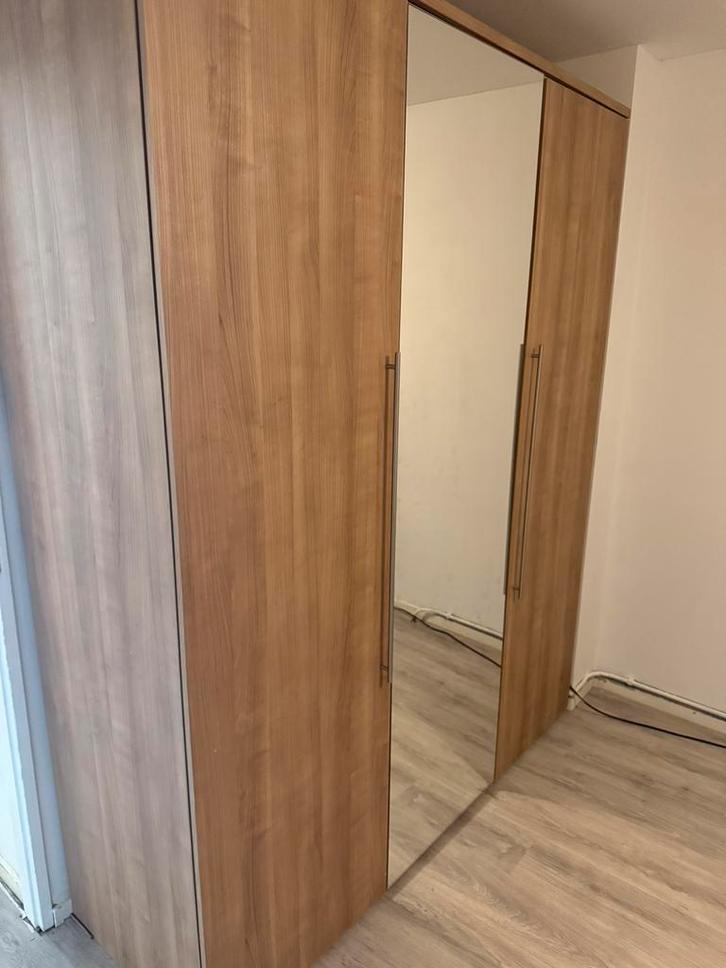 3 deurs Kleding kast met spiegel, Huis en Inrichting, Kasten | Kledingkasten, Gebruikt, 200 cm of meer, 150 tot 200 cm, 50 tot 75 cm
