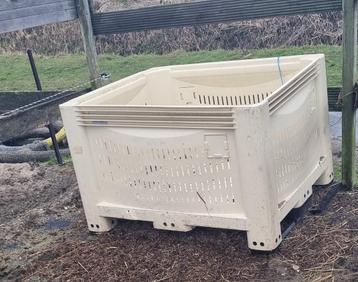 Hooibak beschikbaar voor biedingen