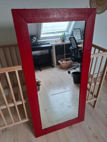 Rode spiegel 59x119 beschikbaar voor biedingen