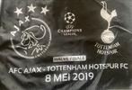 Ajax - Tottenham Hotspur vlag halve finane CL 2019, Verzamelen, Ophalen of Verzenden, Zo goed als nieuw, Ajax, Overige typen