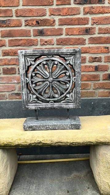 Decoratief Ornament Vierkant steen beschikbaar voor biedingen