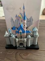 Disney exclusive anaheim kasteel 100 jaar, Verzamelen, Disney, Ophalen of Verzenden, Nieuw, Beeldje of Figuurtje