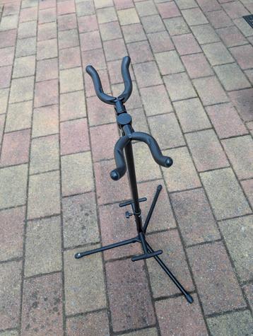 Gitaar Standaard voor 2 Gitaren beschikbaar voor biedingen