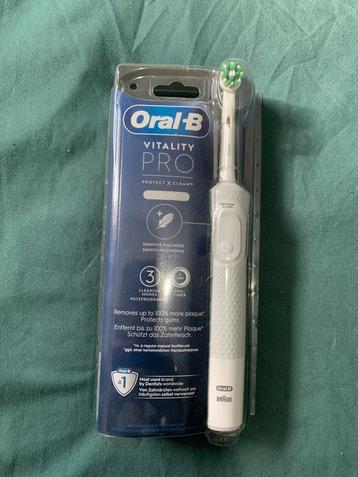 Oral B elektrische tandenborstel beschikbaar voor biedingen