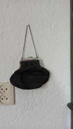 tasje met zilveren beugel, Antiek en Kunst, Antiek | Goud en Zilver, Ophalen of Verzenden, Zilver