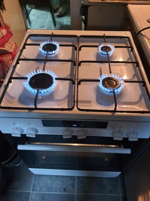 ZGAN Siemens gasfornuis met elektrische oven werkt 100%, Witgoed en Apparatuur, Fornuizen, Zo goed als nieuw, Vrijstaand, Gas