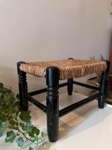 Vintage klein mini krukje plantentafeltje beschikbaar voor biedingen