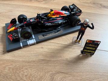 Max Verstappen kampioen 2022 winner Japan GP schaal 1:18 beschikbaar voor biedingen