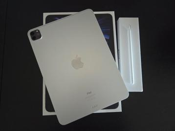 Zeer nette Ipad pro m1 11'' zilver 128gb + apple pencil 2 beschikbaar voor biedingen