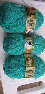 3 bollen mooie groene wol met glitter, Ophalen of Verzenden, Nieuw, Breien of Haken, Wol of Garen