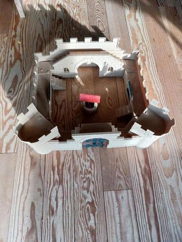 Play Big kasteel (gebruikt bij playmobil) beschikbaar voor biedingen