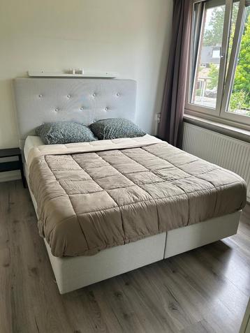 Boxspring 160x200 beschikbaar voor biedingen