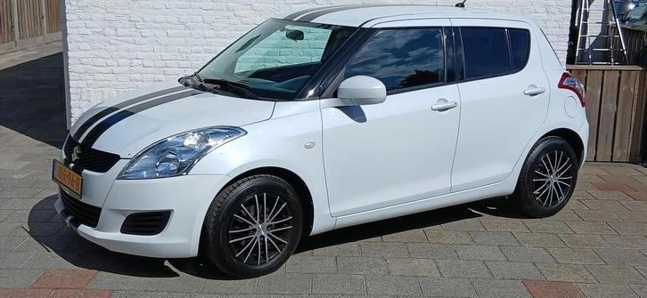 SUZUKI Swift 1.2 5DRS COMFORT AIRCO LMV ZEER MOOI, Auto's, Suzuki, Te koop, Swift, ABS, Airbags, Airconditioning, Boordcomputer