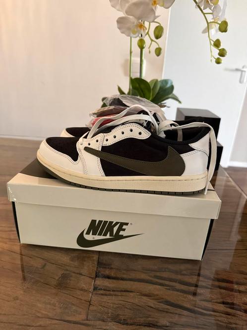Jordan 1 Retro Low OG SP Travis Scott Olive (Women's) 40,5, Kleding | Heren, Schoenen, Nieuw, Overige kleuren, Ophalen of Verzenden